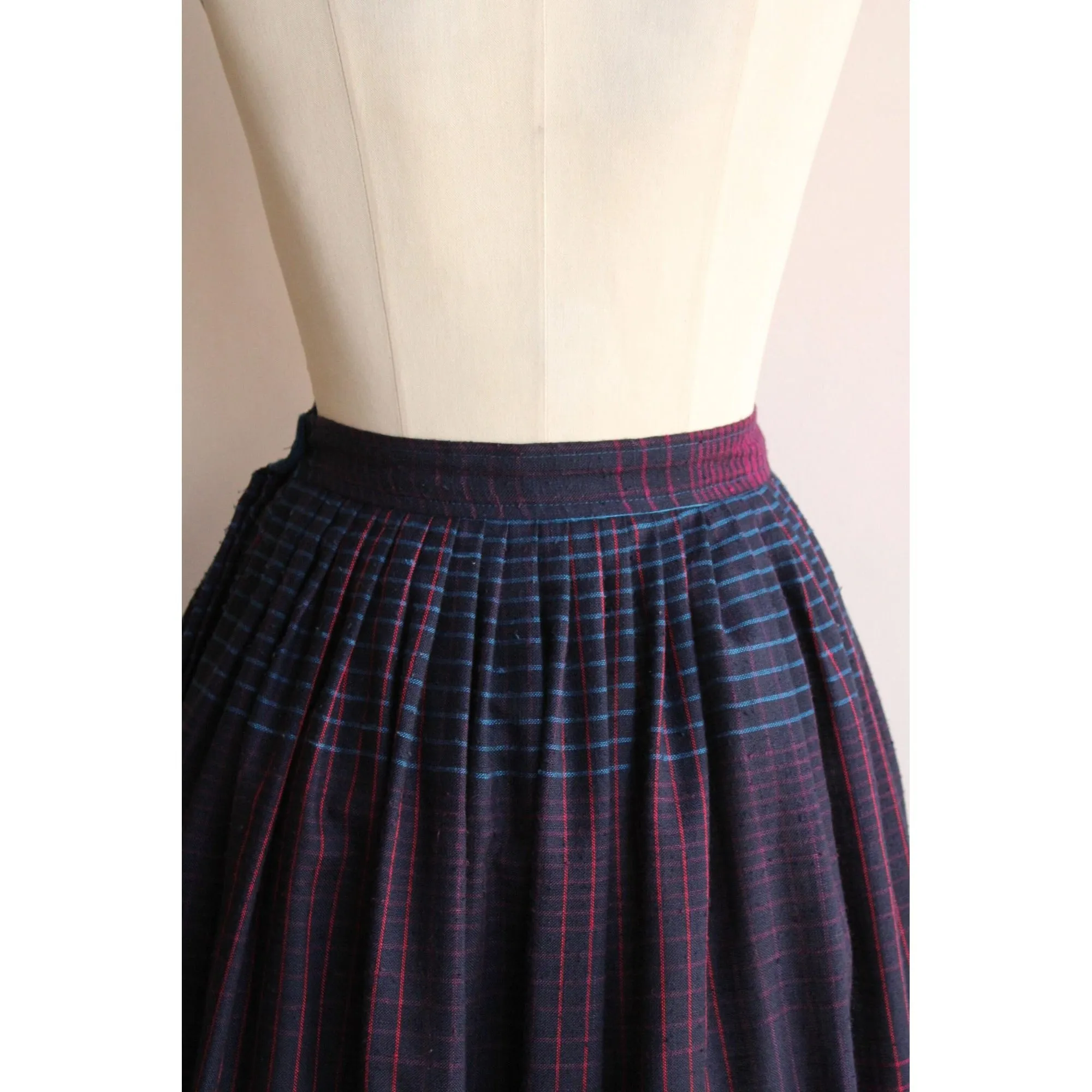 Vintage 1980s The Villager Plaid Check Pleated Full Skirt with Pocket