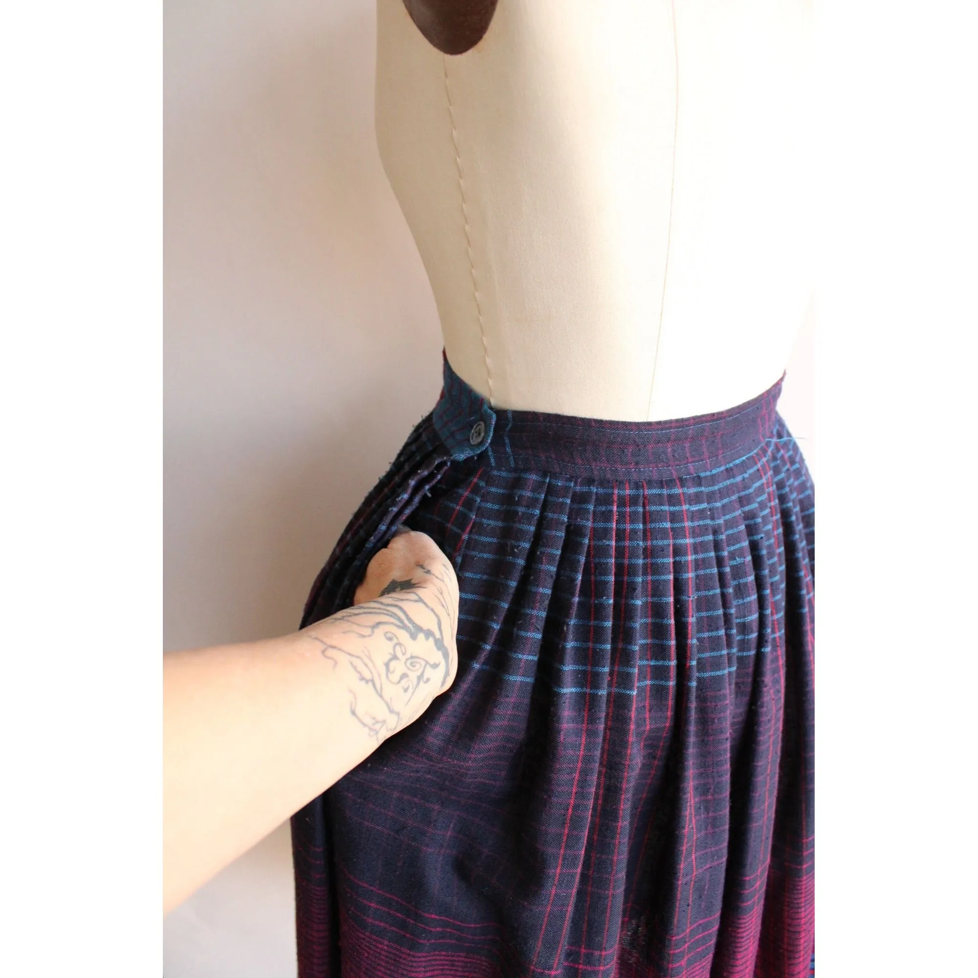 Vintage 1980s The Villager Plaid Check Pleated Full Skirt with Pocket