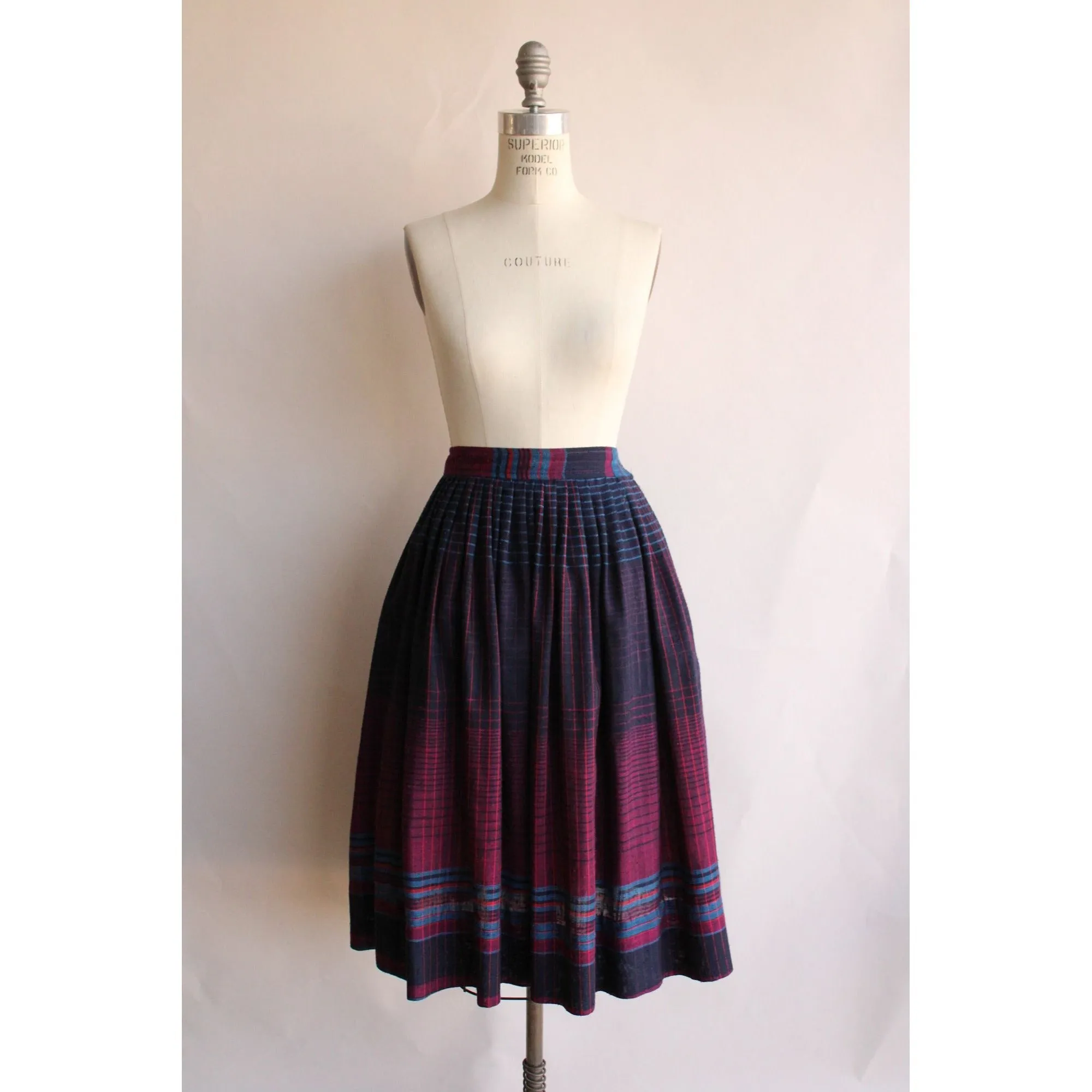 Vintage 1980s The Villager Plaid Check Pleated Full Skirt with Pocket