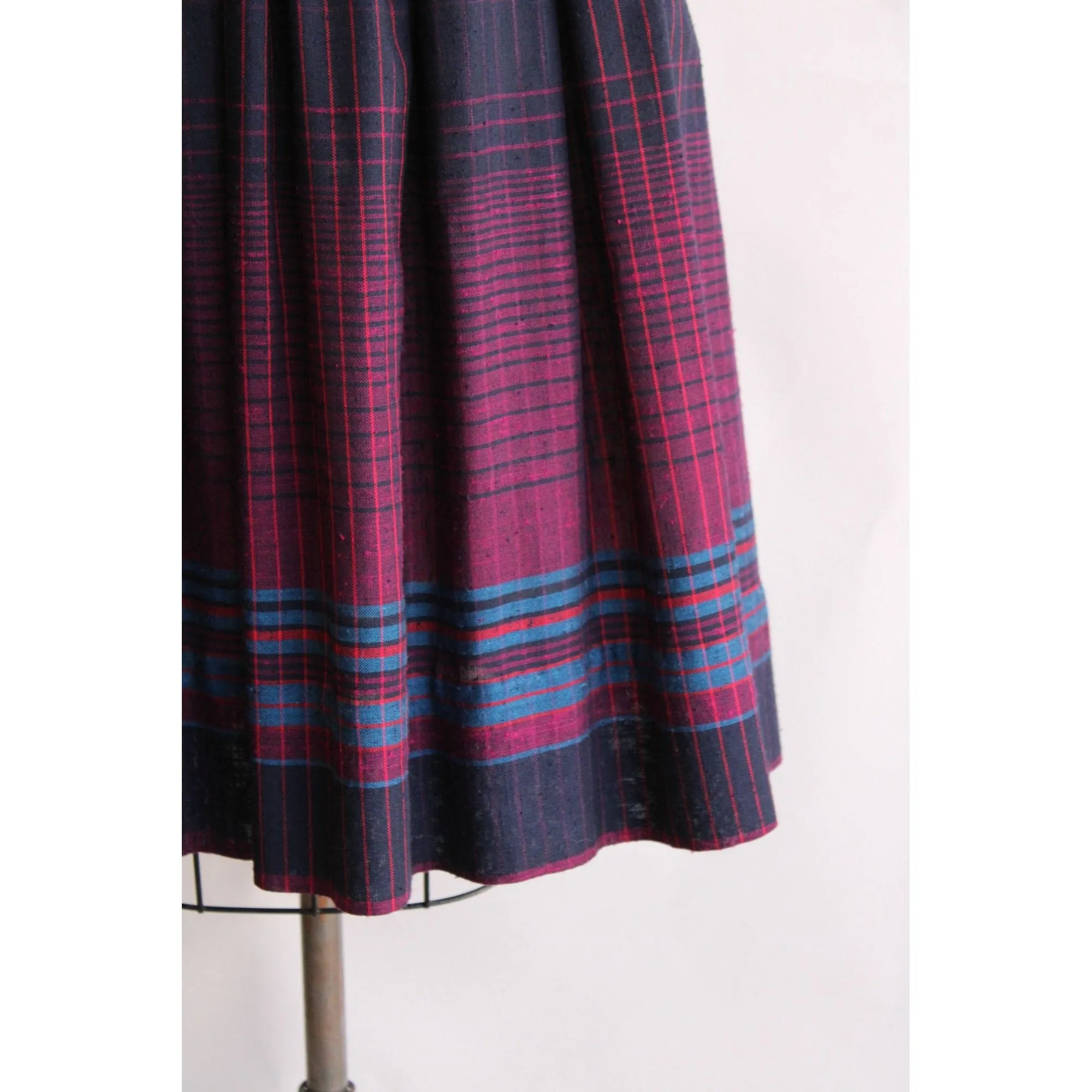 Vintage 1980s The Villager Plaid Check Pleated Full Skirt with Pocket